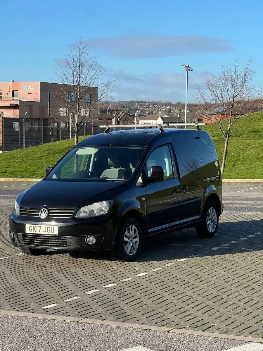 Used VW Caddy Highline 102 HP (75 kW) 2017 Black MPV