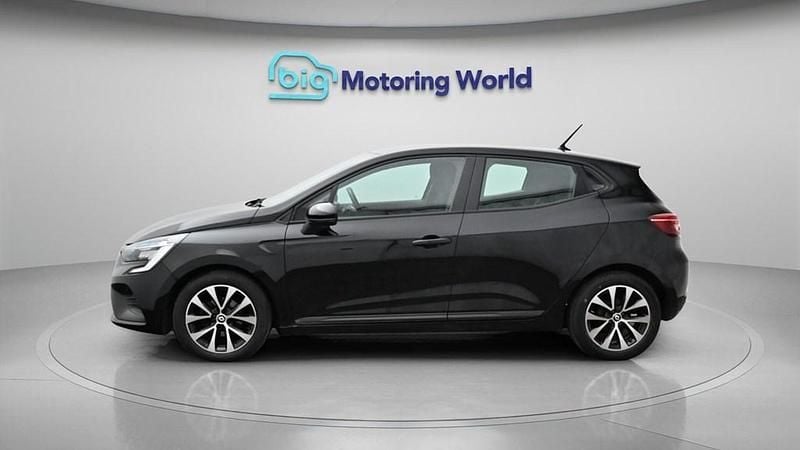 Used Renault Clio V Evolution 90 HP (66 kW) 2023 Black Hatchback