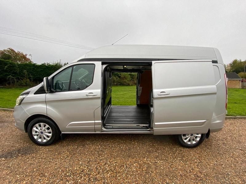 Used Ford Transit Custom Limited 130 HP (95 kW) 2021 Silver Van