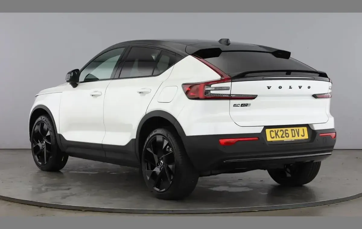 Nowe Volvo EC40 Plus 182 kW (248 KM) 2026 Biały SUV