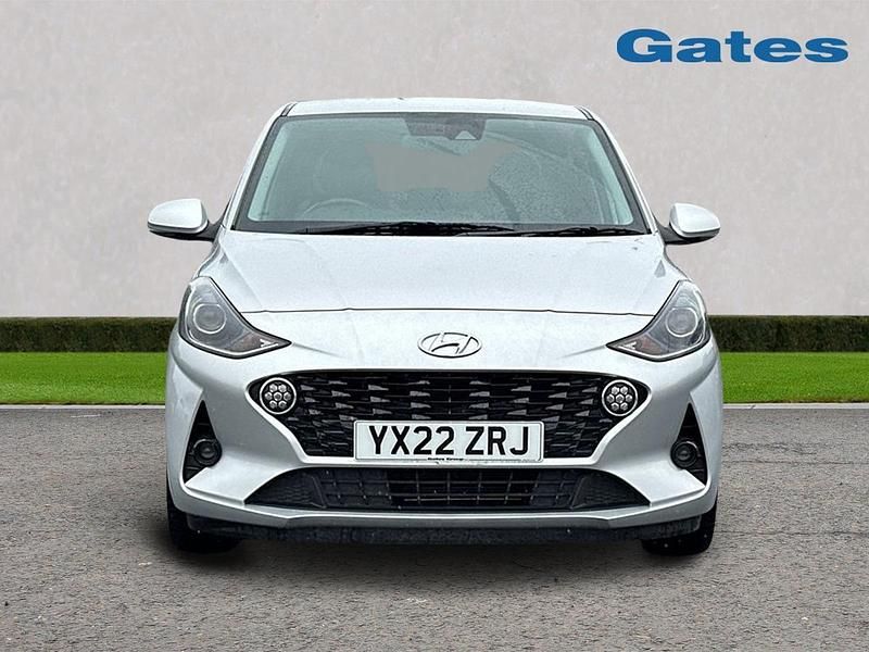 Used Hyundai i10 Premium 84 HP (61 kW) 2022 Silver Hatchback