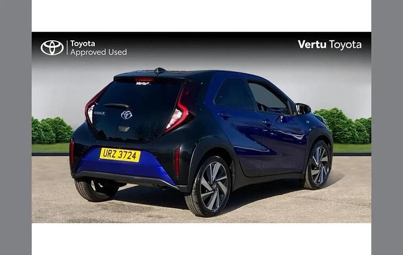 Used Toyota Aygo X 72 HP (52 kW) 2023 Blue SUV