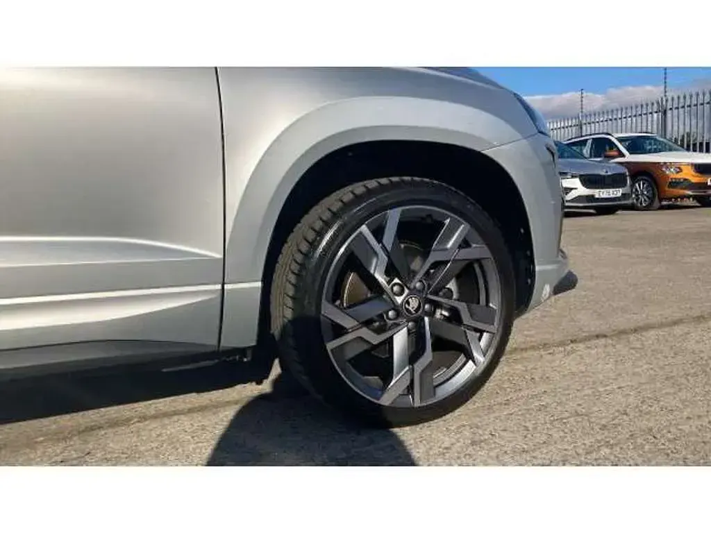 Used Skoda Karoq SportLine 150 HP (110 kW) 2025 Silver SUV