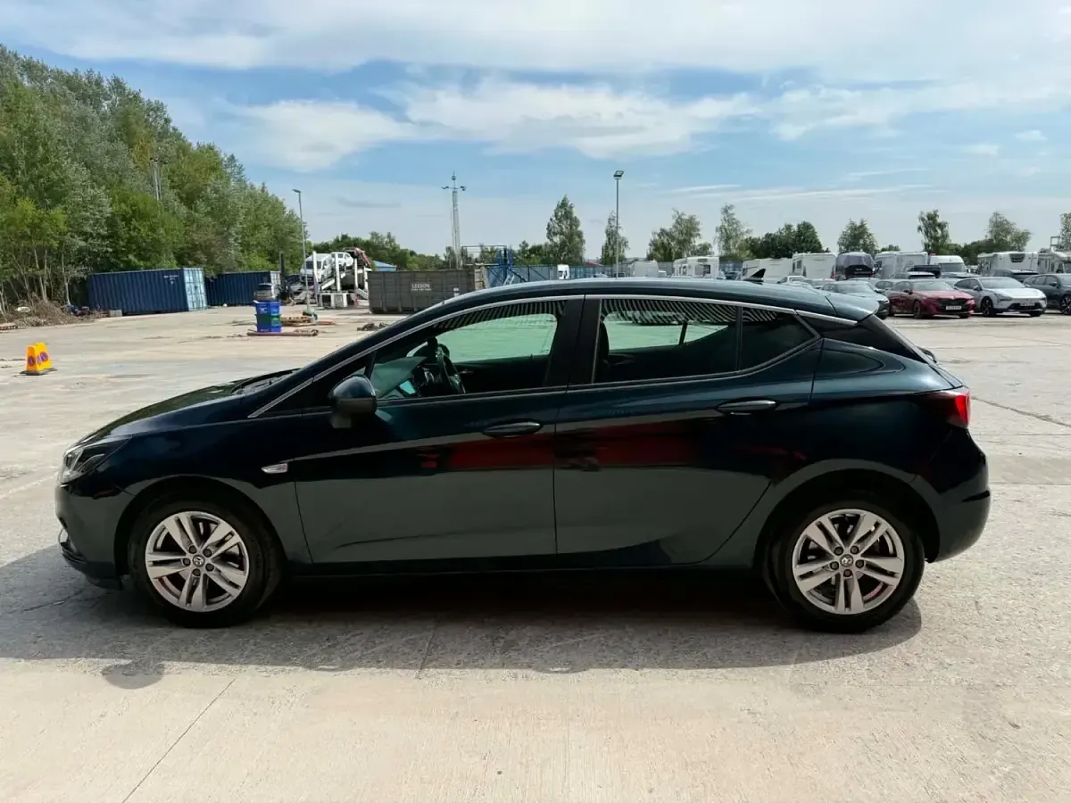 Used Vauxhall Astra S 136 HP (100 kW) 2017 Green Hatchback
