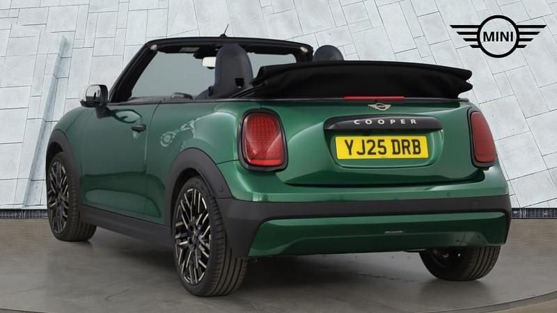 Used Mini Cooper 118 kW (161 HP) 2025 Green Hatchback