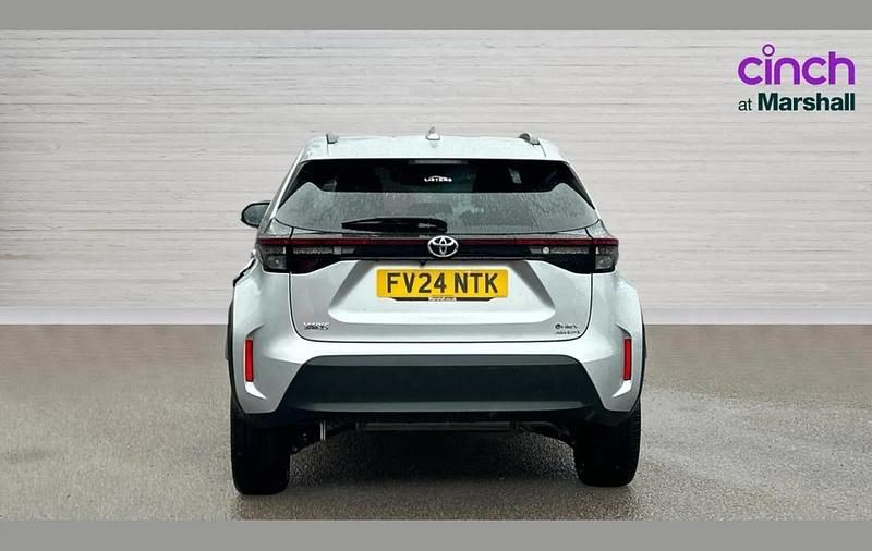 Used Toyota Yaris Cross 113 HP (83 kW) 2024 Silver SUV