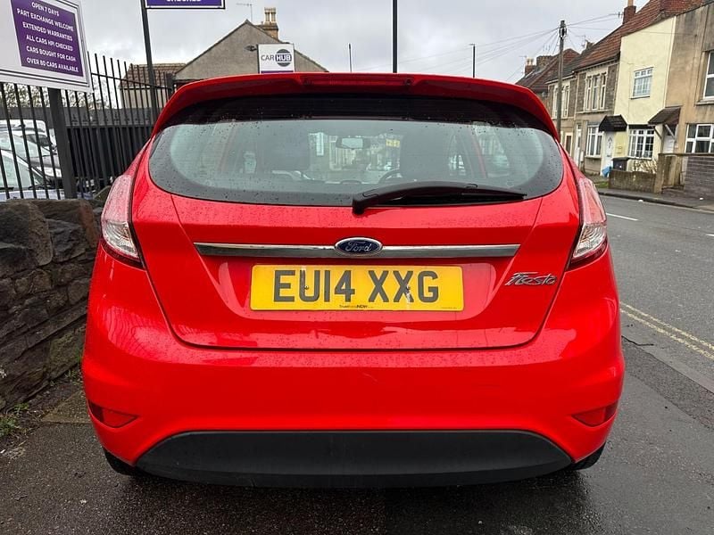 Used Ford Fiesta Zetec 82 HP (60 kW) 2014 Red Hatchback