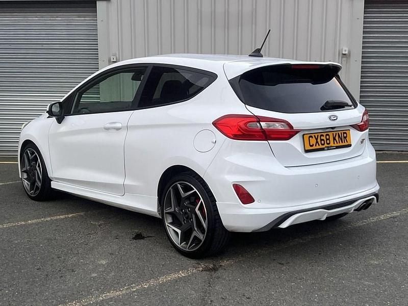 Used Ford Fiesta ST 200 HP (147 kW) 2018 White Hatchback