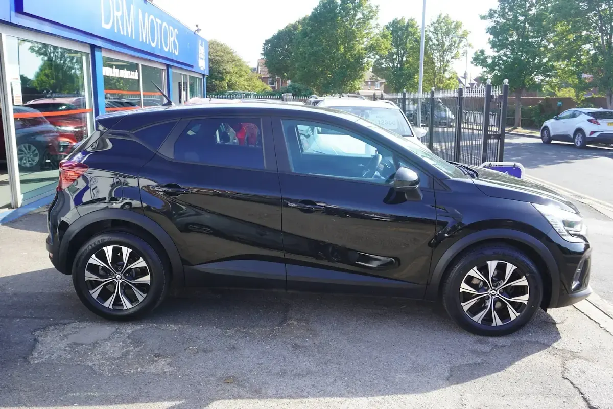 Used Renault Captur Evolution 143 HP (105 kW) 2023 Black SUV