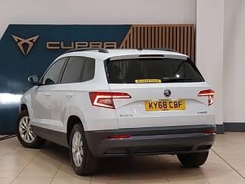 Używany Skoda Karoq SE 115 KM (84 kW) 2019 Biały SUV