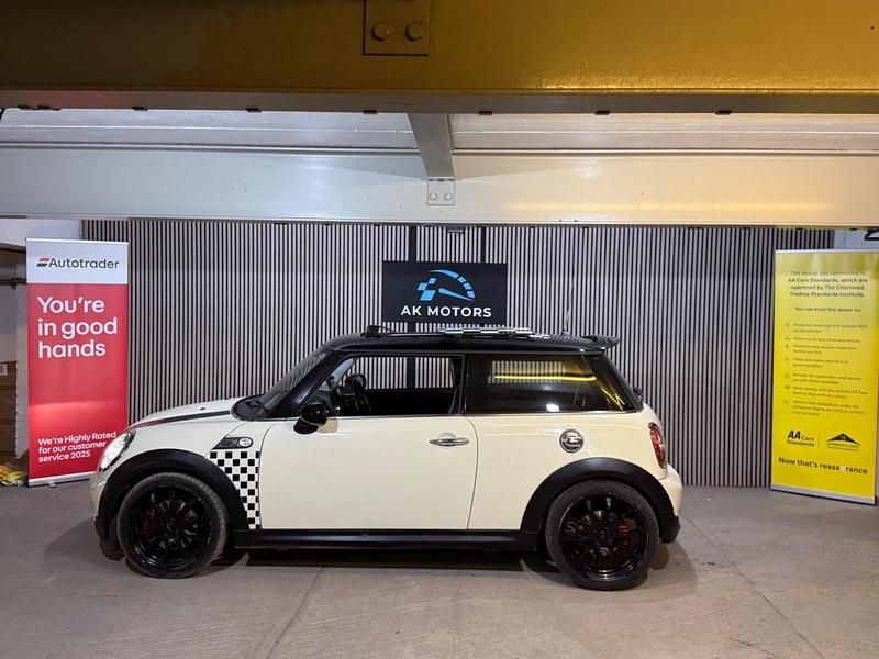 Used Mini Cooper S Hatch 2008 White Hatchback