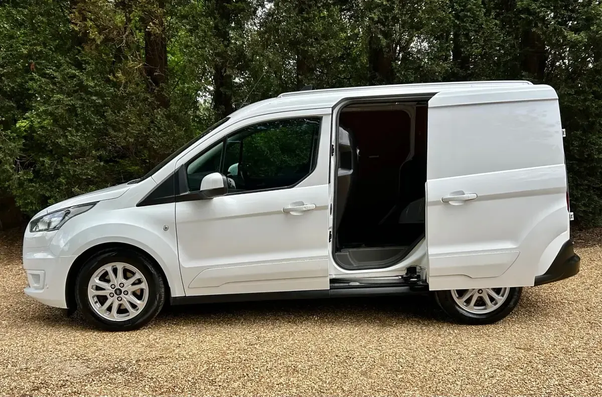 Used Ford Transit Connect Limited 120 HP (88 kW) 2020 White MPV