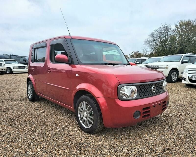 Used Nissan Cube 2008 Red MPV