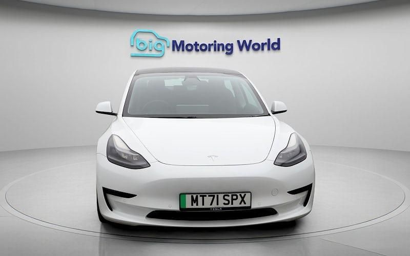 Used Tesla Model 3 Standard Range Plus 222 kW (302 HP) 2021 White Sedan