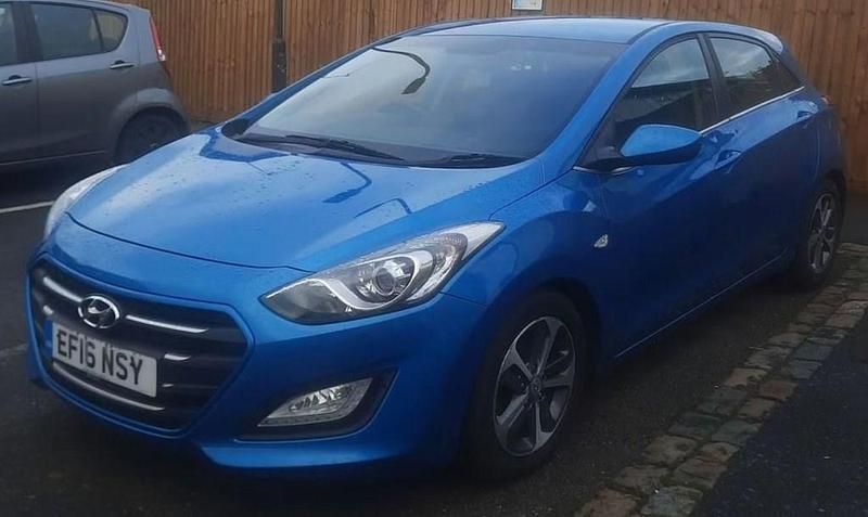 Used Hyundai i30 SE 120 HP (88 kW) 2016 Blue Hatchback