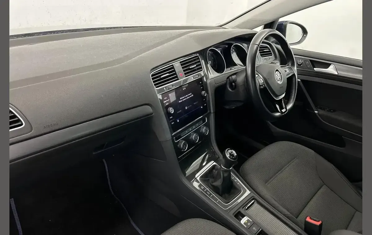 Used VW Golf VII Match 130 HP (95 kW) 2019 Blue Hatchback