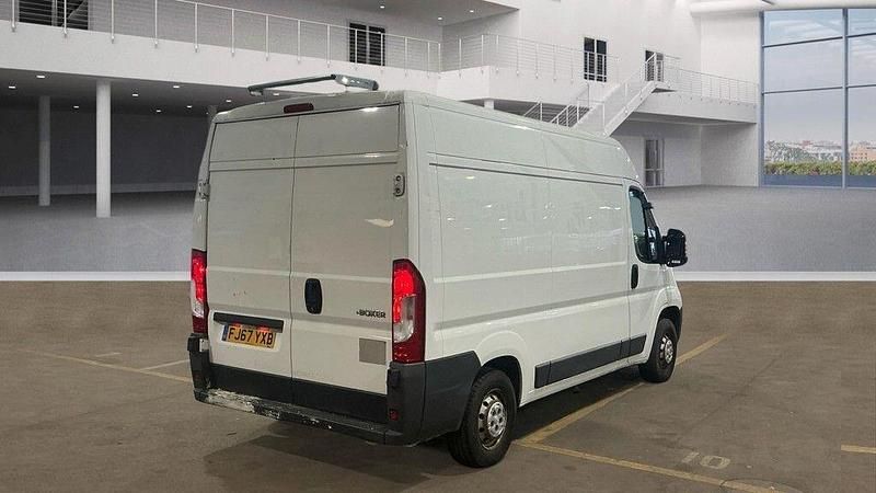 Used Peugeot Boxer 130 HP (95 kW) 2018 White Van