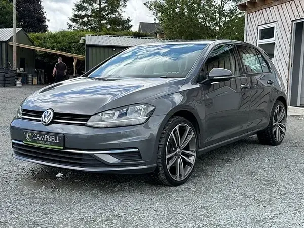 Used VW Golf VII SE 115 HP (84 kW) 2018 Grey Hatchback