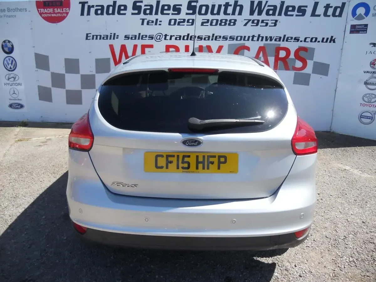 Begagnad Ford Focus Titanium 115 HK (84 kW) 2015 Silver Halvkombi