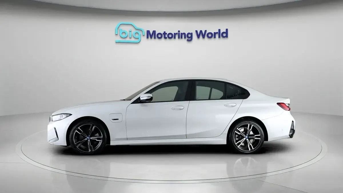 Used BMW 330e M Sport 292 HP (214 kW) 2023 White Sedan