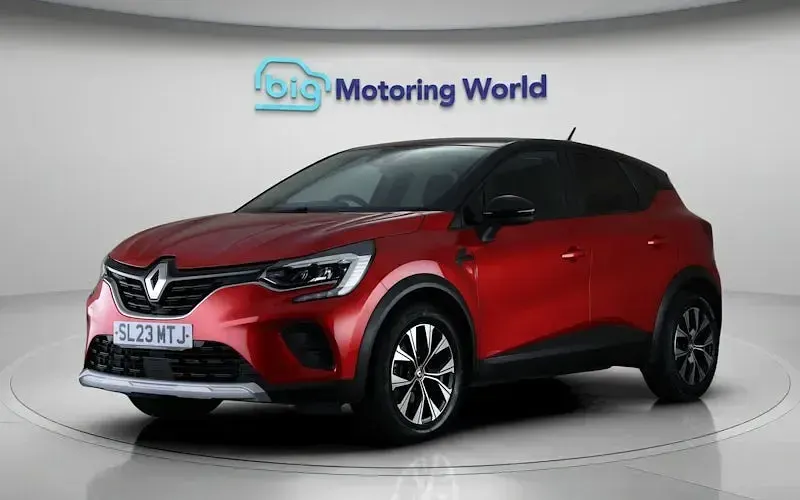 Used Renault Captur Evolution 145 HP (106 kW) 2023 Red SUV