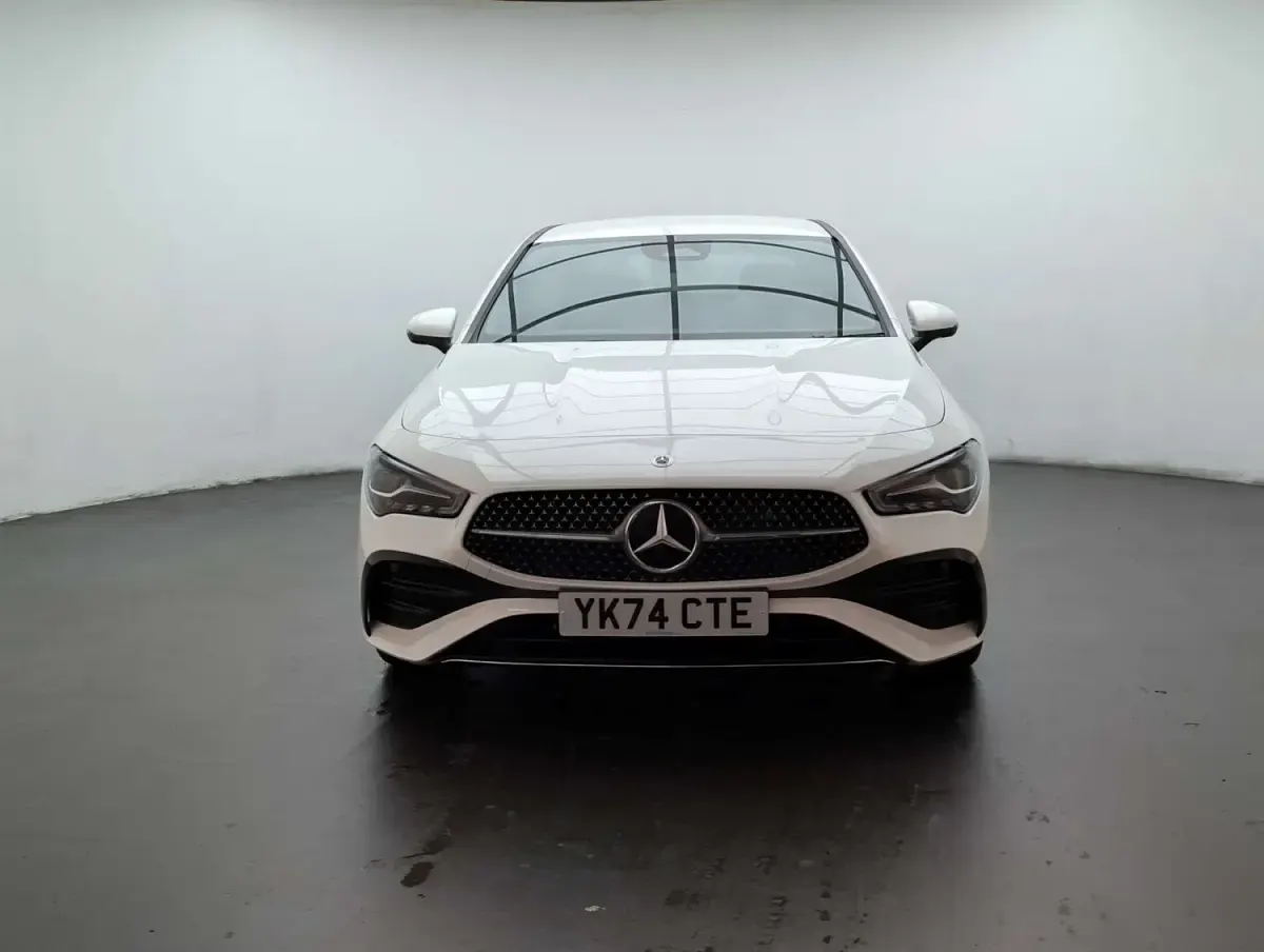 Begagnad Mercedes CLA250 Executive 2024 Vit Sedan