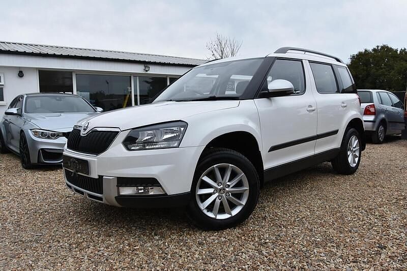 White Used 2015 Skoda Yeti SUV | £10,995 (Good price) - Image 1/4