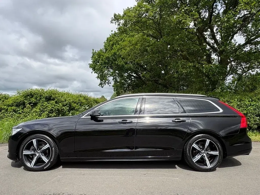 Used Volvo V90 R-Design 190 HP (139 kW) 2018 Black Estate