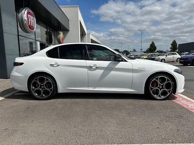 New Alfa Romeo Giulia Veloce 280 HP (205 kW) 2025 Sedan