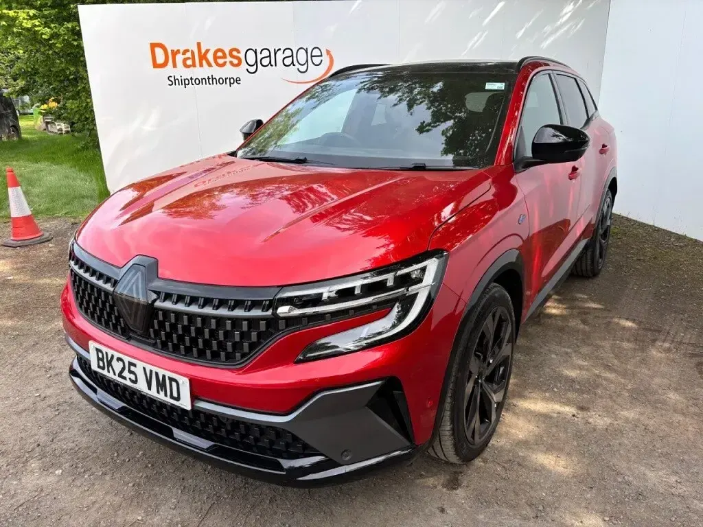 Used Renault Austral Iconic Esprit Alpine 2025 Red SUV
