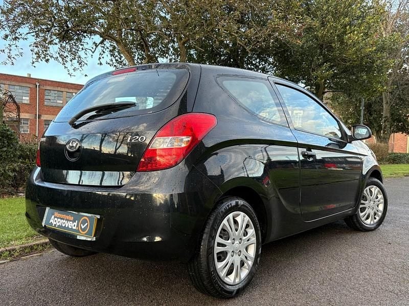 Used Hyundai i20 Classic 78 HP (57 kW) 2009 Black Hatchback
