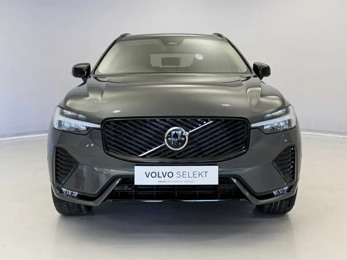 New Volvo XC60 Plus 247 HP (181 kW) 2026 Grey SUV