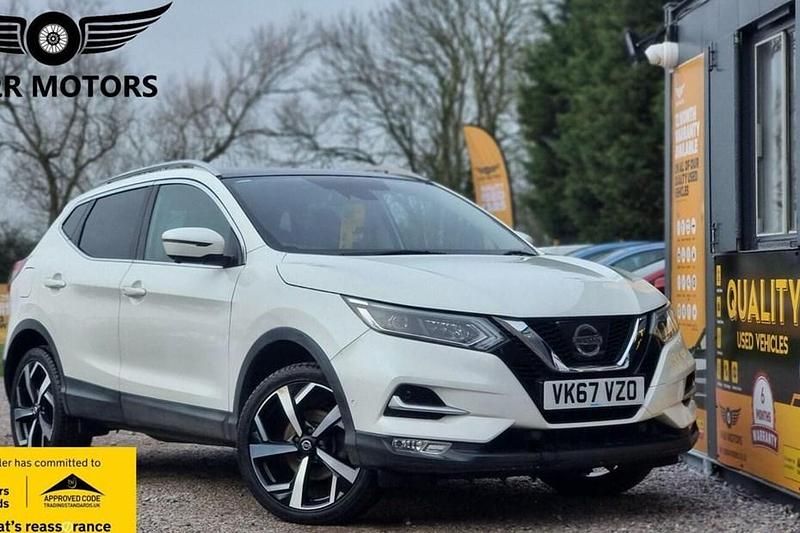 Used Nissan Qashqai Tekna 2017 White SUV
