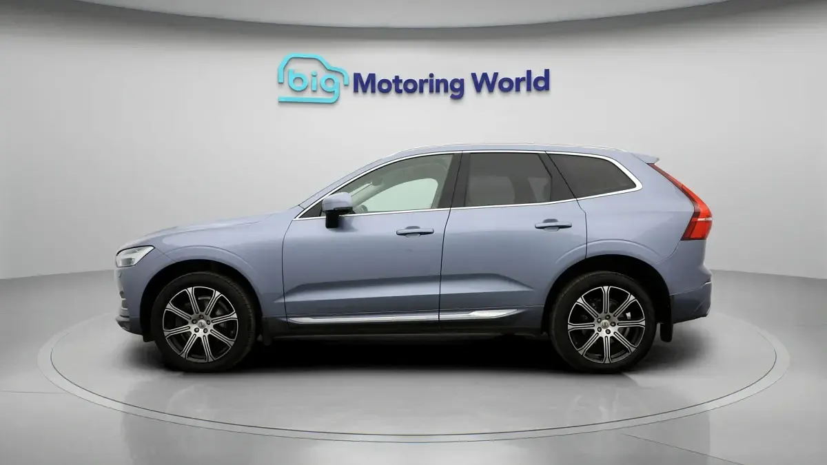 Used Volvo XC60 Inscription 231 HP (169 kW) 2019 Blue SUV