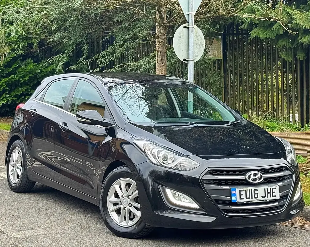 Used Hyundai i30 SE 110 HP (80 kW) 2016 Black Hatchback