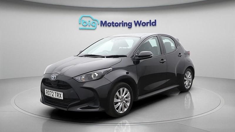 Used Toyota Yaris Hybrid 116 HP (85 kW) 2023 Black Hatchback