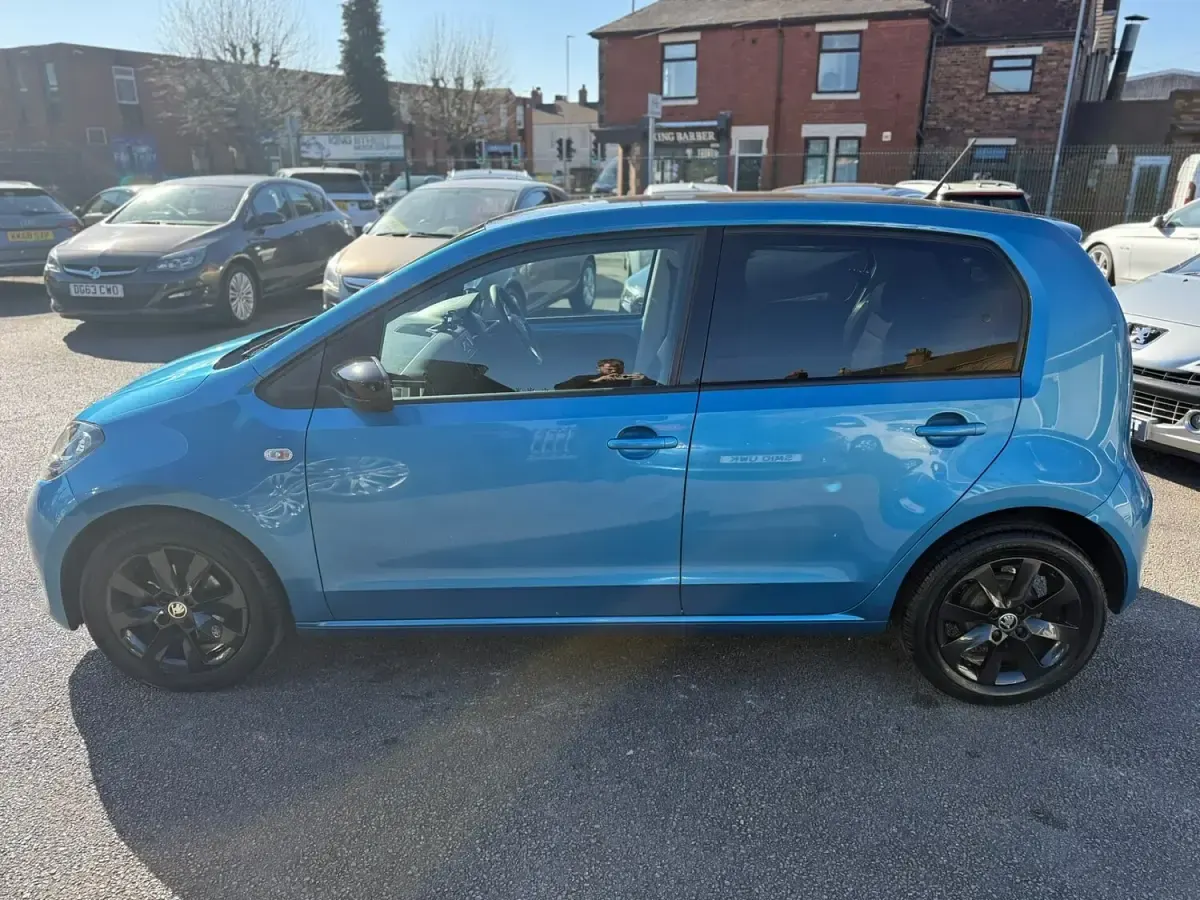Used Skoda Citigo Colour Edition 60 HP (44 kW) 2018 Blue Hatchback