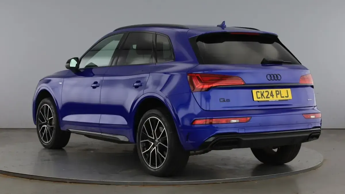 Used Audi Q5 Black Edition 204 HP (150 kW) 2024 Ultra blue SUV