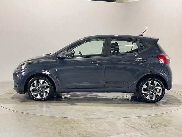 Used Hyundai i10 Advanced 67 HP (49 kW) 2024 Grey Hatchback