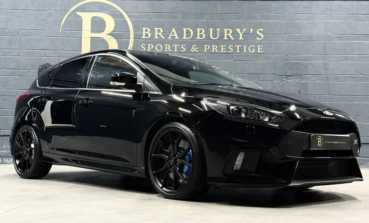 Used Ford Focus RS 350 HP (257 kW) 2017 Black Hatchback