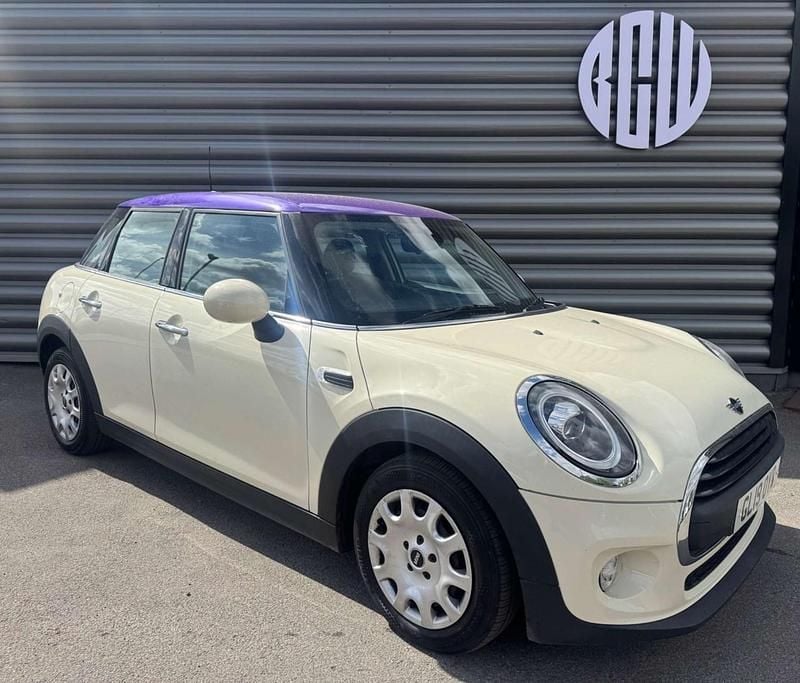 White Used 2019 Mini ONE Classic Hatchback | £9,350 (Fair price) - Image 1/4