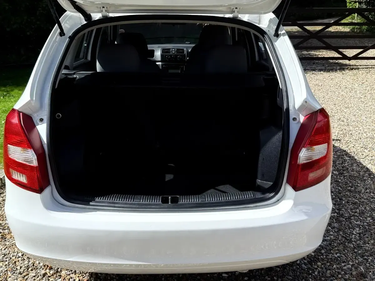 Used Skoda Fabia 2009 White Estate