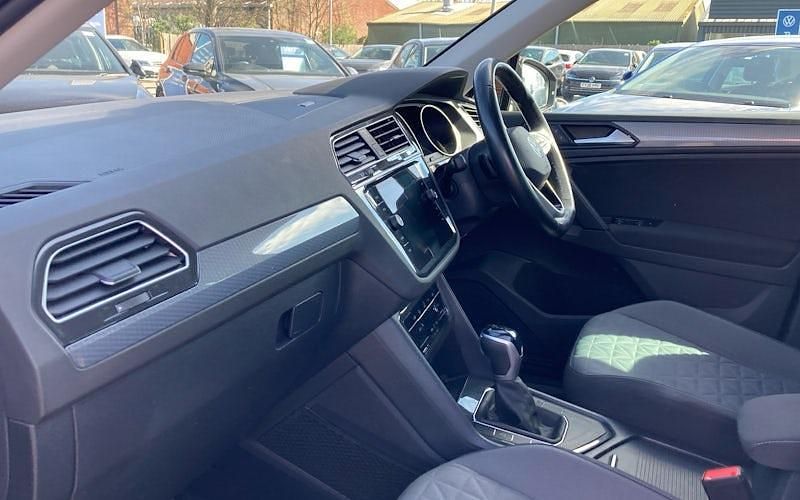 Second-hand VW Tiguan Life 150 CP (110 kW) 2023 SUV