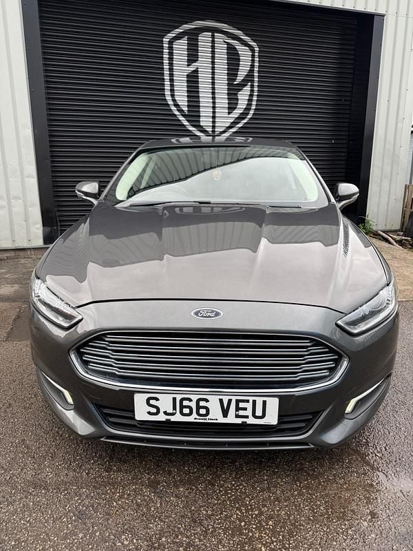 Grey Used 2016 Ford Mondeo Zetec Hatchback | £4,495 (Good price) - Image 1/4