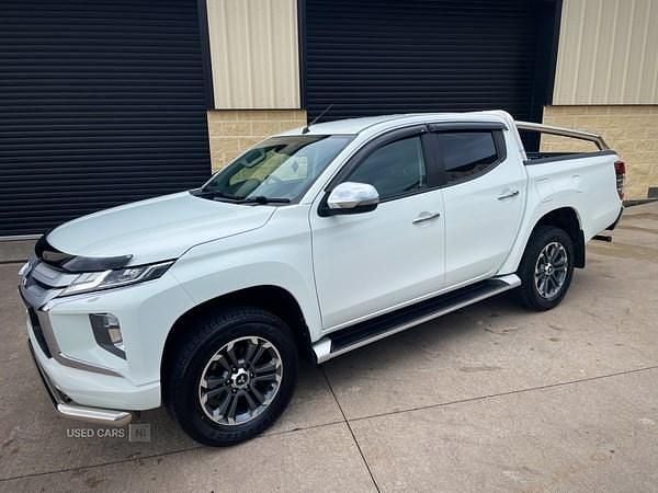 White Used 2019 Mitsubishi L200 Pickup | £13,995 (Fair price) - Image 1/4