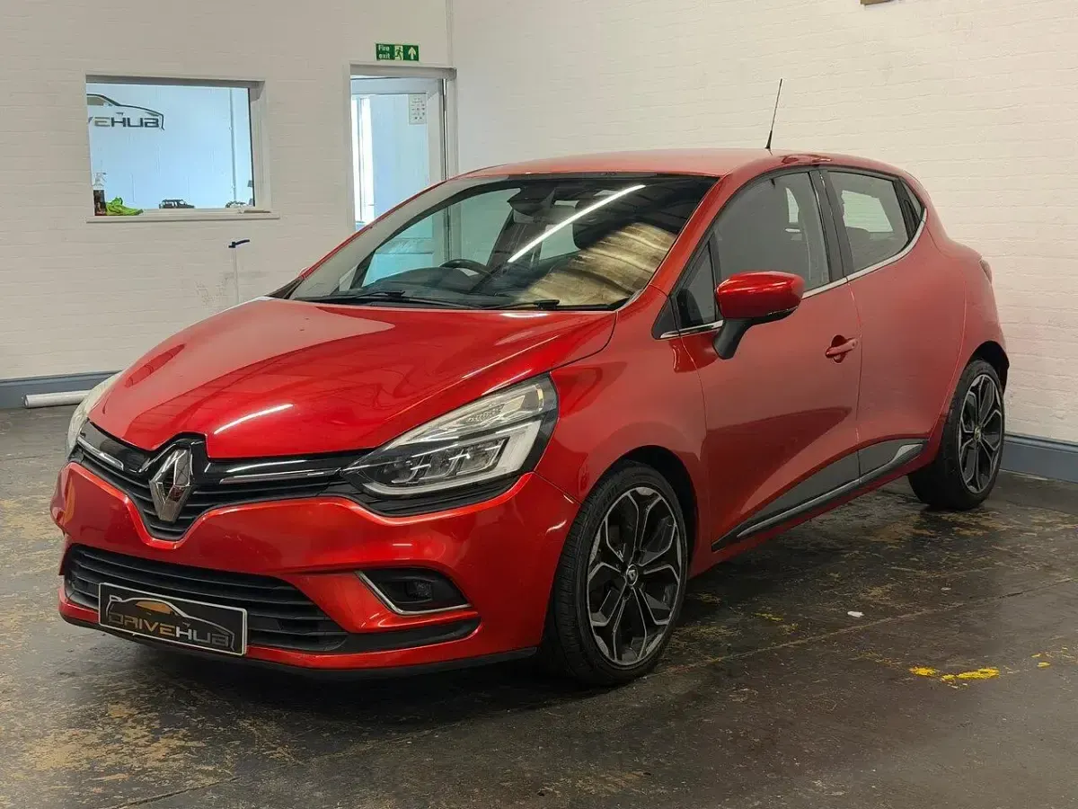 Used Renault Clio Dynamique 110 HP (80 kW) 2016 Red Hatchback