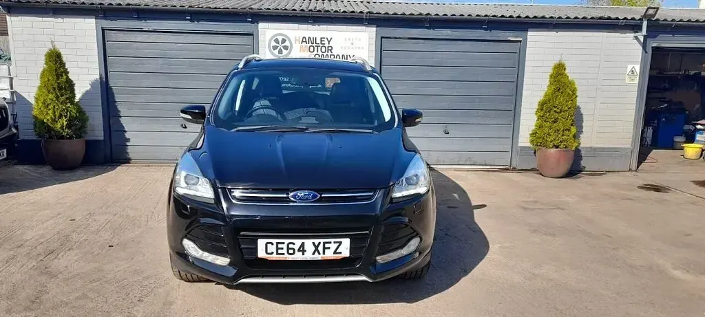 Usado Ford Kuga Titanium X 140 HP (102 kW) 2014 Preto SUV