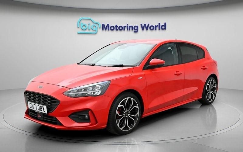 Used Ford Focus ST-Line X 155 HP (114 kW) 2021 Red Hatchback