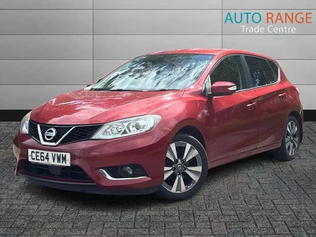 Used Nissan Pulsar Tekna 110 HP (80 kW) 2014 Red Hatchback