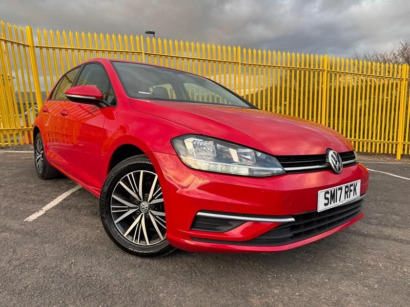 Used VW Golf VII SE 115 HP (84 kW) 2017 Red Hatchback